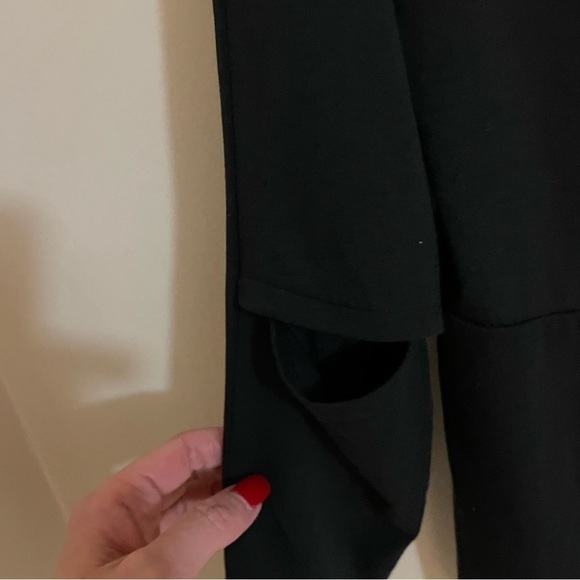 Gymshark VENTURE LONG SLEEVE TOP - BLACK, size XS - Picture 13 of 15